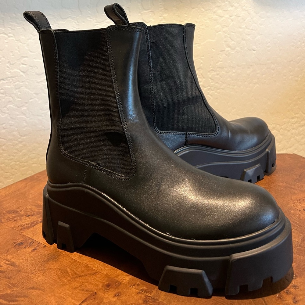Zara Black Platform Chelsea Boots NWOT Sz 37